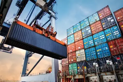El Gobierno se compromete a eliminar los controles de precios y las restricciones a las exportaciones