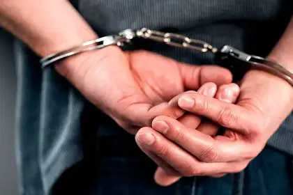 Aprehenden a cuatro falsos funcionarios de Dircabi que intentaron retirar bienes de la Alcaldía de Mairana