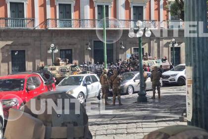 Áñez repudia movilización de los militares en la sede de Gobierno