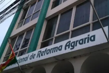 Viceministerio de Autonomías interviene oficinas del INRA en La Paz tras denuncias de avales para avasallamientos