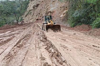 Los viajes entre Cochabamba y Santa Cruz se normalizan, pero piden precaución en la circulación