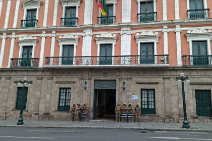 Pese a la convocatoria para este domingo, no se instaló el diálogo entre el Gobierno y los dirigentes campesinos de La Paz