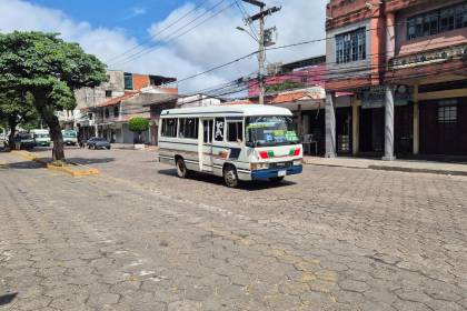 Micreros cruceños buscan subir el pasaje y piden reunión con el alcalde Saavedra