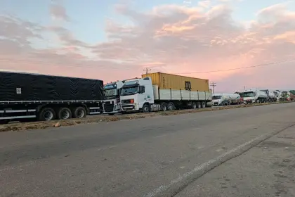 “Más de 5.000 camiones esperan que carreteras sean liberadas”, dice la Cámara de Transporte del Oriente