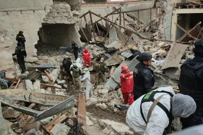 Tragedia en Viacha: Fiscalía alista pruebas de ADN para identificar los restos hallados en la zona cero de la explosión 
