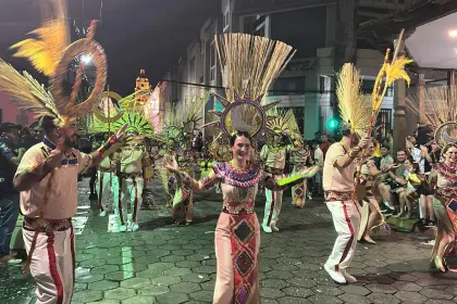 Los Testarudos y Camila I brillan en la primera precarnavalera 