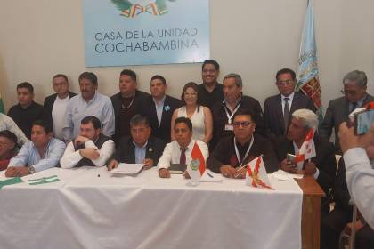Cívicos del país exigen reunirse con Rodrigo Paz antes del 14 de septiembre