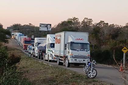 Bloqueo en Charagua interrumpe el tráfico en la ruta que conecta a Bolivia con Argentina y Paraguay 