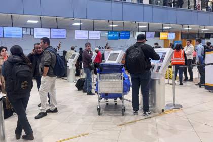 Vuelos cancelados productos del accidente aéreo en El Alto genera perjuicio a varios pasajeros