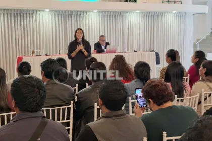 Se instala diálogo entre la ministra de Educación y el magisterio nacional