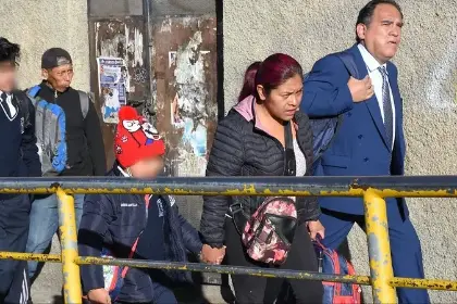 Disponen media hora de tolerancia en el ingreso laboral: ¿Por qué y a qué sector aplica? 