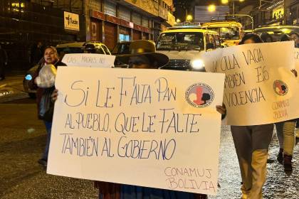 “Es un lujo comer bien”: Marcha de mujeres con cacerolas pide al Gobierno regular los precios de la canasta familiar 