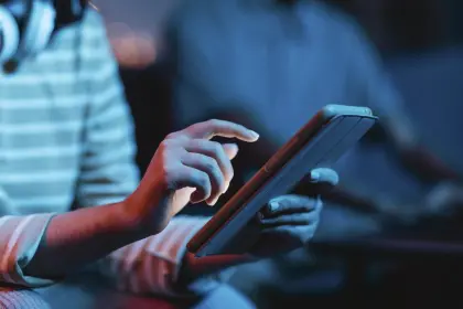 Fiscalía: Hombre de 45 años contactó por redes sociales a un adolescente de 13 años para cometer un grave delito