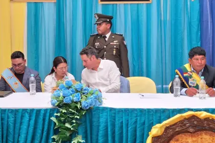 Edmand Lara regresa al país y este lunes participa de los actos por el aniversario del municipio de Arani