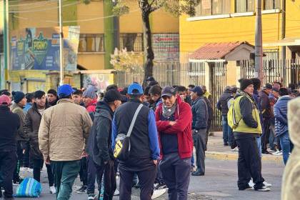 Bloqueos y marchas del transporte paralizan parte de La Paz, esta vez por combustibles