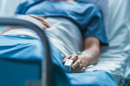 Una joven de 18 años se desvanece y muere tras consumidor alcohol con sus compañeros