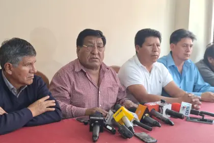 Confederación de Choferes anuncia paro general e indefinido desde este lunes