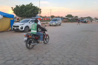 Mototaxistas de San Julián suben el precio del pasaje