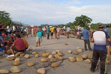 DDE anuncia que se replegará a maestros del trópico si se confirma que son obligados a bloquear