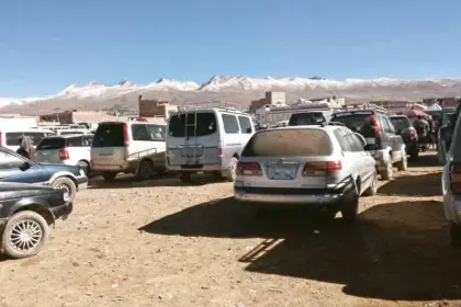 “Es un perjuicio y un riesgo”: Cámara de Transporte de La Paz pide control fronterizo para frenar ingreso de autos ‘chutos’ 