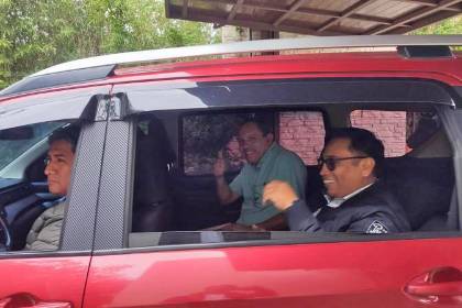 Transporte presiona por alza del pasaje y se reúne con el ministro de Hidrocarburos y YPFB