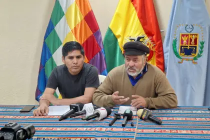 Cocaleros del trópico rechazan la presencia anunciada de la DEA en el país