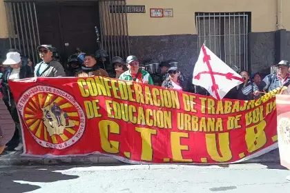 Gobierno y maestros logran acuerdo; autoridades esperan que se desmovilicen