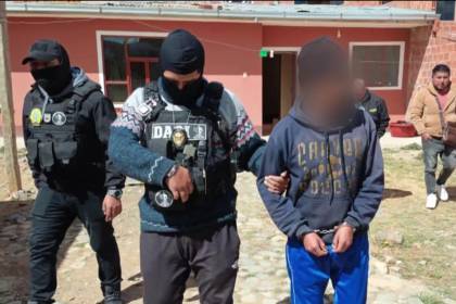 Con pollera y aguayo, así operaba un hombre que se vestía de mujer para robar en La Paz