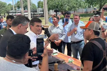 Rodrigo Paz participa de la inauguración de un frigorífico en Santa Cruz y compromete impulsar el sector productivo