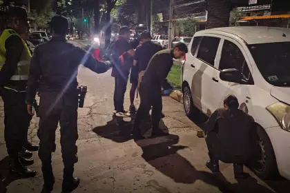 Dos impactos letales: La Policía revisa las cámaras de seguridad para identificar a los asesinos de Mauricio Aramayo