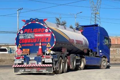 Ministro de Hidrocarburos dice que coordina con YPFB para reducir las filas por diésel