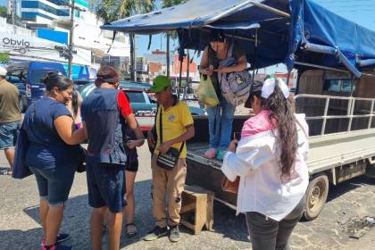Sin micros, con clases a distancia y problemas para desplazarse, así transcurre el paro en Santa Cruz