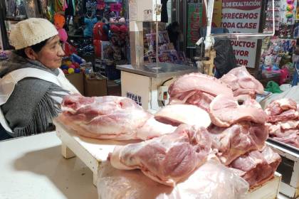 La Paz: “Como en Año Nuevo”, el precio de la carne de cerdo sube en el mercado de la Garita de Lima