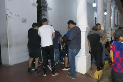 Denuncian toma y corte de luz en el Concejo de Santa Cruz de la Sierra a horas de la sesión para elegir directiva