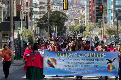 Campesinos del sur de La Paz marchan en el centro; un bloque de gremiales cierra la Ceja y El Alto sigue paralizado