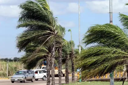 Emiten alerta por vientos fuertes durante el fin de semana para siete departamentos