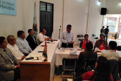Se desarrolla la reunión nacional de cívicos en Cochabamba sobre la segunda vuelta de las elecciones y el pacto fiscal