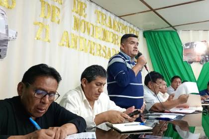 Confederación de Choferes anuncia “paro escalonado” desde el 5 de mayo en reclamo por el combustible