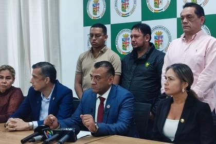 UIF denuncia una red de “extorsión” en gestiones del MAS y sospechan coordinación con funcionarios de la Fiscalía