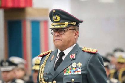 Jefe del Ejército dice que Evo no puede ser candidato; el líder del MAS denuncia “amenazas” 