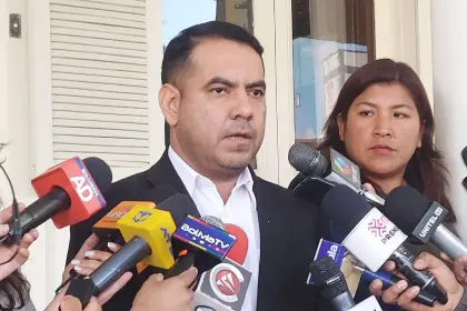 “Si no hay garantías para el proceso electoral, es mejor irse”, señala vocal del TSE ante acciones legales