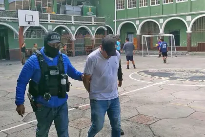 Taxista agredió sexualmente a una adolescente que retornaba de celebrar San Valentín con su pareja