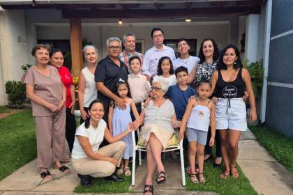 Salustiana, la Cruceña de Oro que cumple un siglo de vida rodeada del amor de su familia