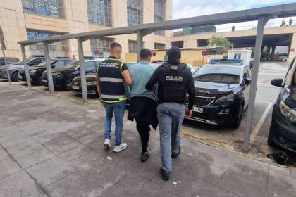 En medio del referendo en Ecuador, Noboa anuncia la captura de ‘Pipo’, líder de la banda criminal Los Lobos