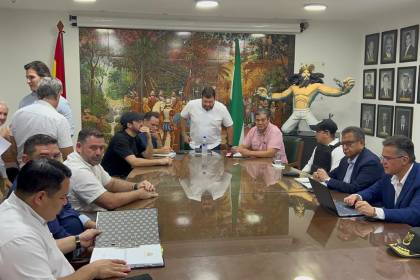 Cívicos se reúnen con el Gobierno, Fiscalía, Policía y otras autoridades por los crímenes en Santa Cruz