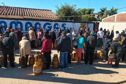 Distribuidora limita la venta a una garrafa de gas por persona en la capital cruceña