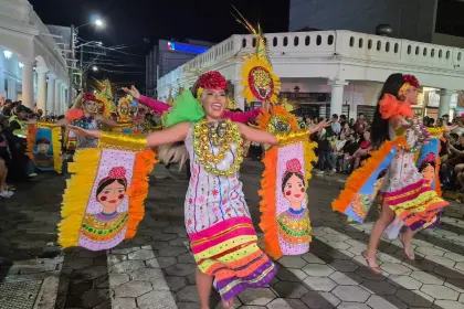 Carnaval 2026: Así disfrutó la población cruceña de la primera precarnavalera 