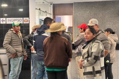 Marchistas indígenas mantienen vigilia por la abrogación de la ley 1720 en el Senado 