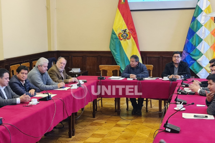 Diálogo legislativo determina crear una comisión para restituir atribuciones de interpelación y censura contra ministros