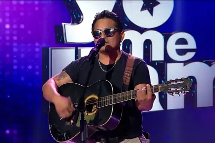 Imitador de Luis Vega trae recuerdos al cantante
